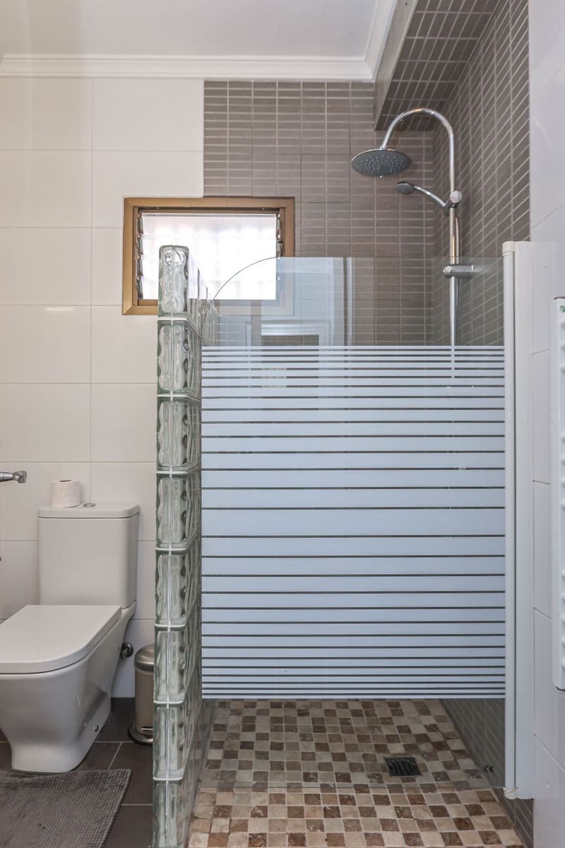 3 soverom Villa til salgs i Coin med svømmebasseng garasje - € 485 000 (Ref: 8953292)