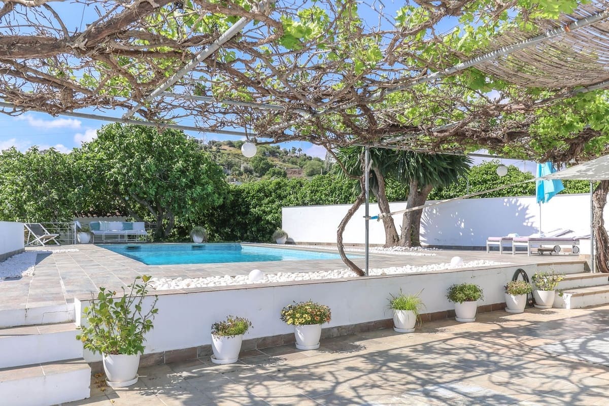 3 soverom Villa til salgs i Coin med svømmebasseng garasje - € 485 000 (Ref: 8953292)