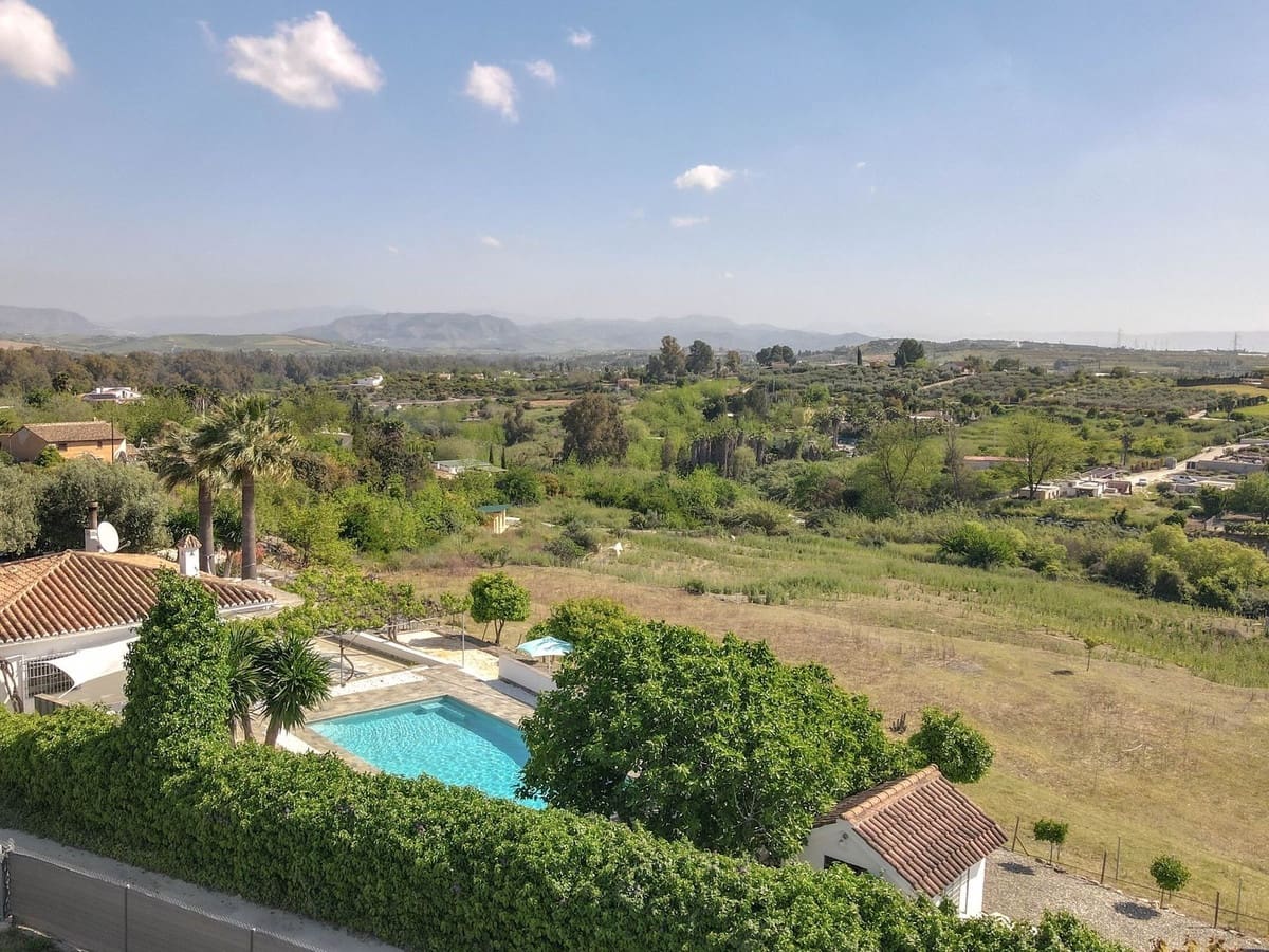 3 soverom Villa til salgs i Coin med svømmebasseng garasje - € 485 000 (Ref: 8953292)