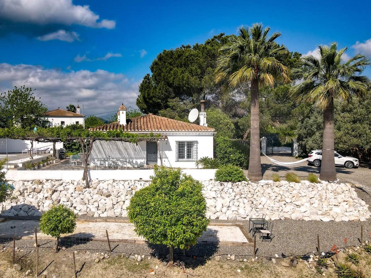 3 soverom Villa til salgs i Coin med svømmebasseng garasje - € 485 000 (Ref: 8953292)