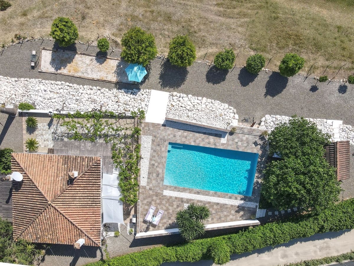 3 soverom Villa til salgs i Coin med svømmebasseng garasje - € 485 000 (Ref: 8953292)