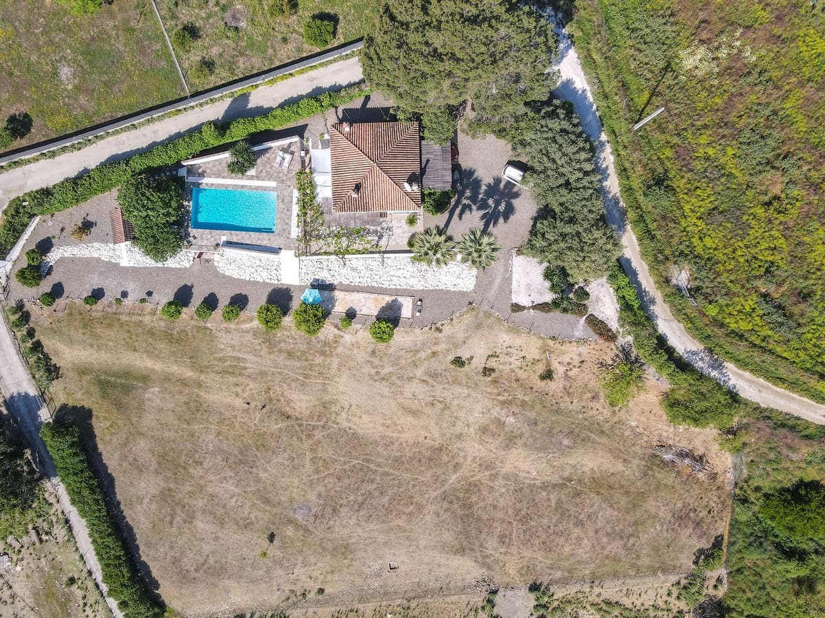 3 soverom Villa til salgs i Coin med svømmebasseng garasje - € 485 000 (Ref: 8953292)