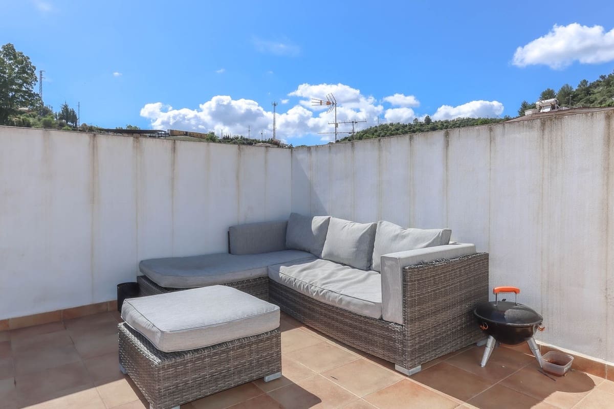 3 bedroom Townhouse for sale in Guaro - € 89,000 (Ref: 8960439)