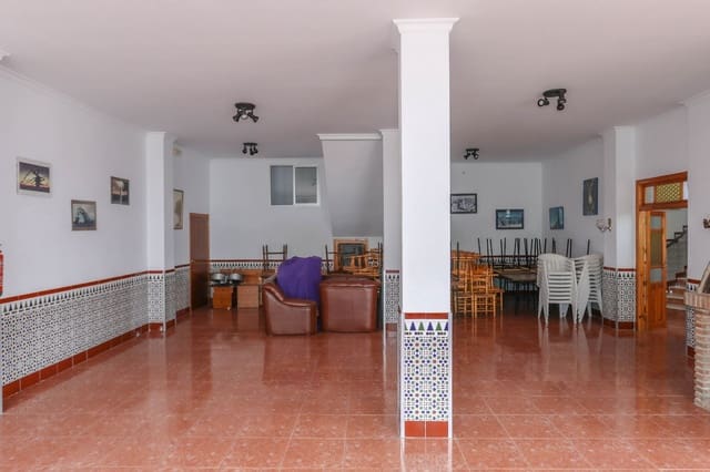 26 quarto Hotel para venda em Tolox - 750 000 € (Ref: 8981114)