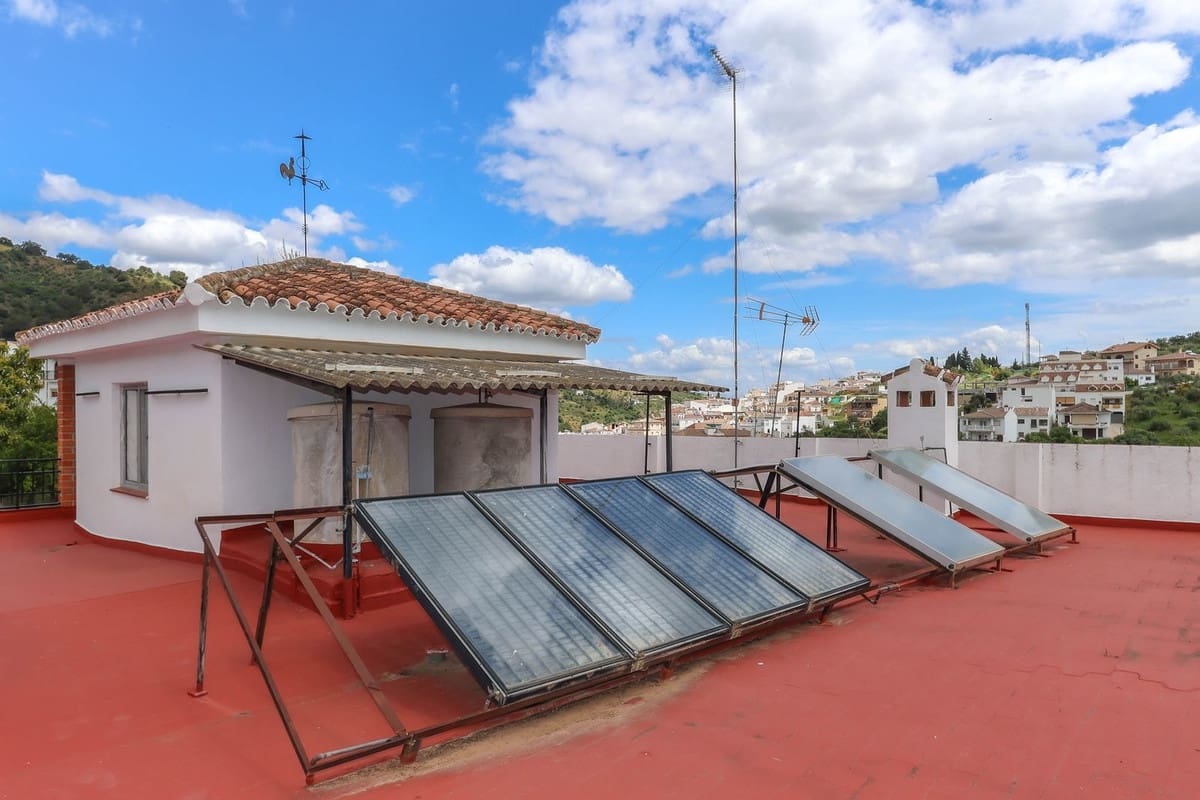 26 soveværelse Hotel til salg i Tolox - € 750.000 (Ref: 8981114)