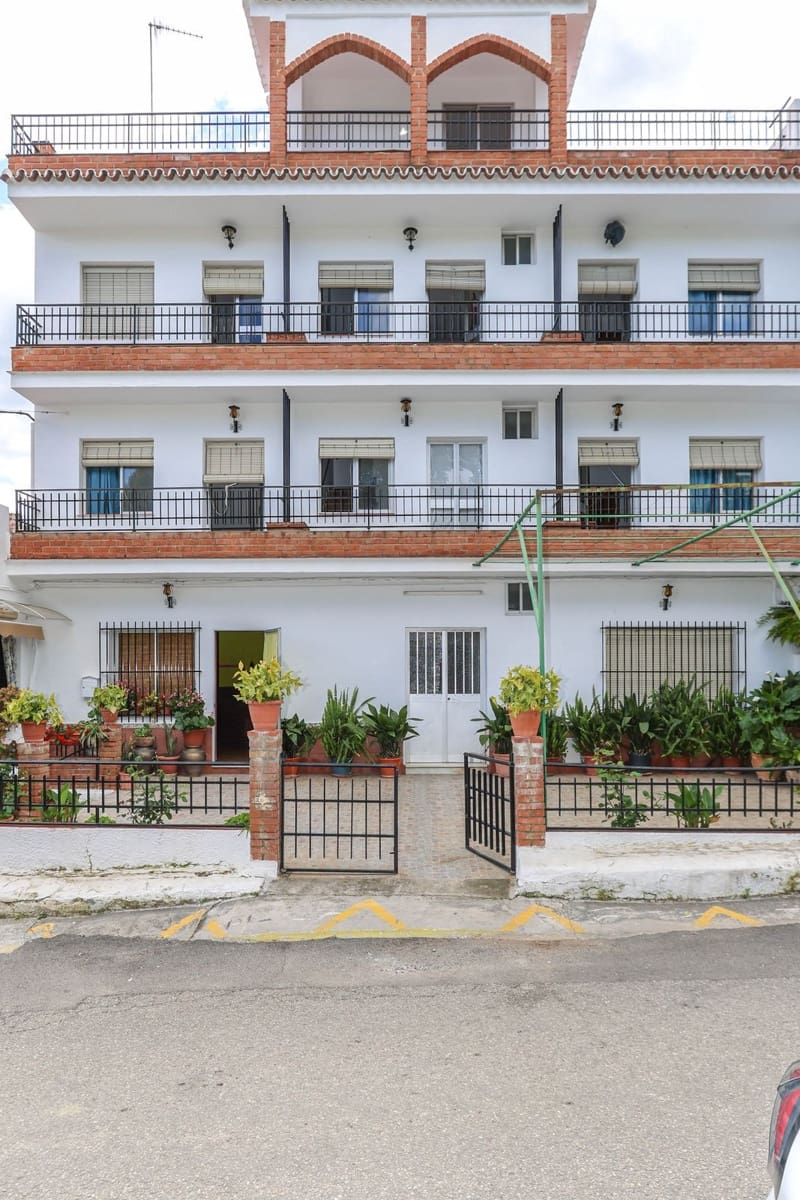 26 soveværelse Hotel til salg i Tolox - € 750.000 (Ref: 8981114)