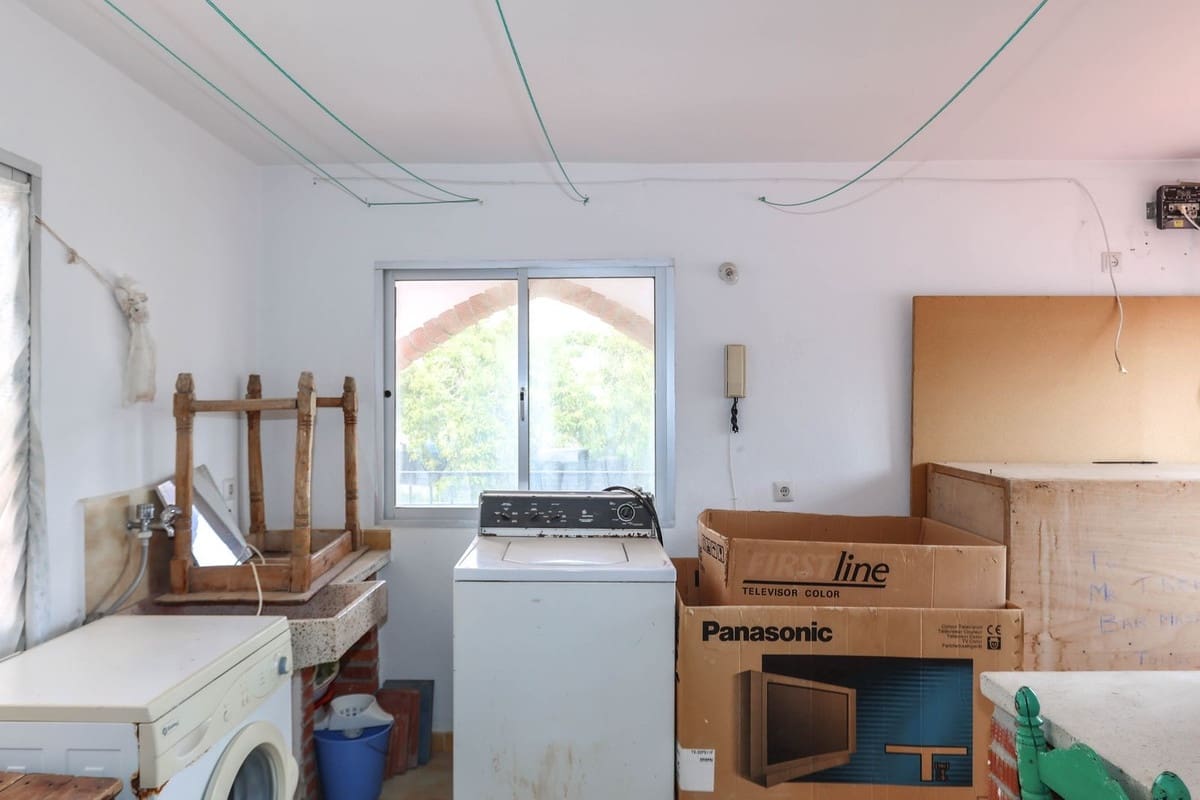 26 slaapkamer Hotel te koop in Tolox - € 750.000 (Ref: 8981114)