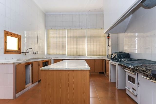 26 slaapkamer Hotel te koop in Tolox - € 750.000 (Ref: 8981114)