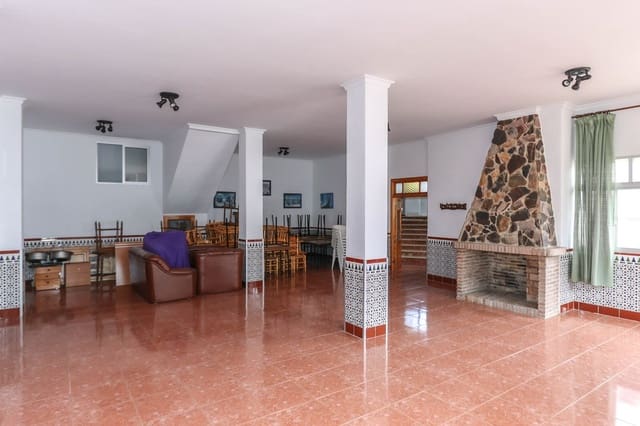 26 slaapkamer Hotel te koop in Tolox - € 750.000 (Ref: 8981114)