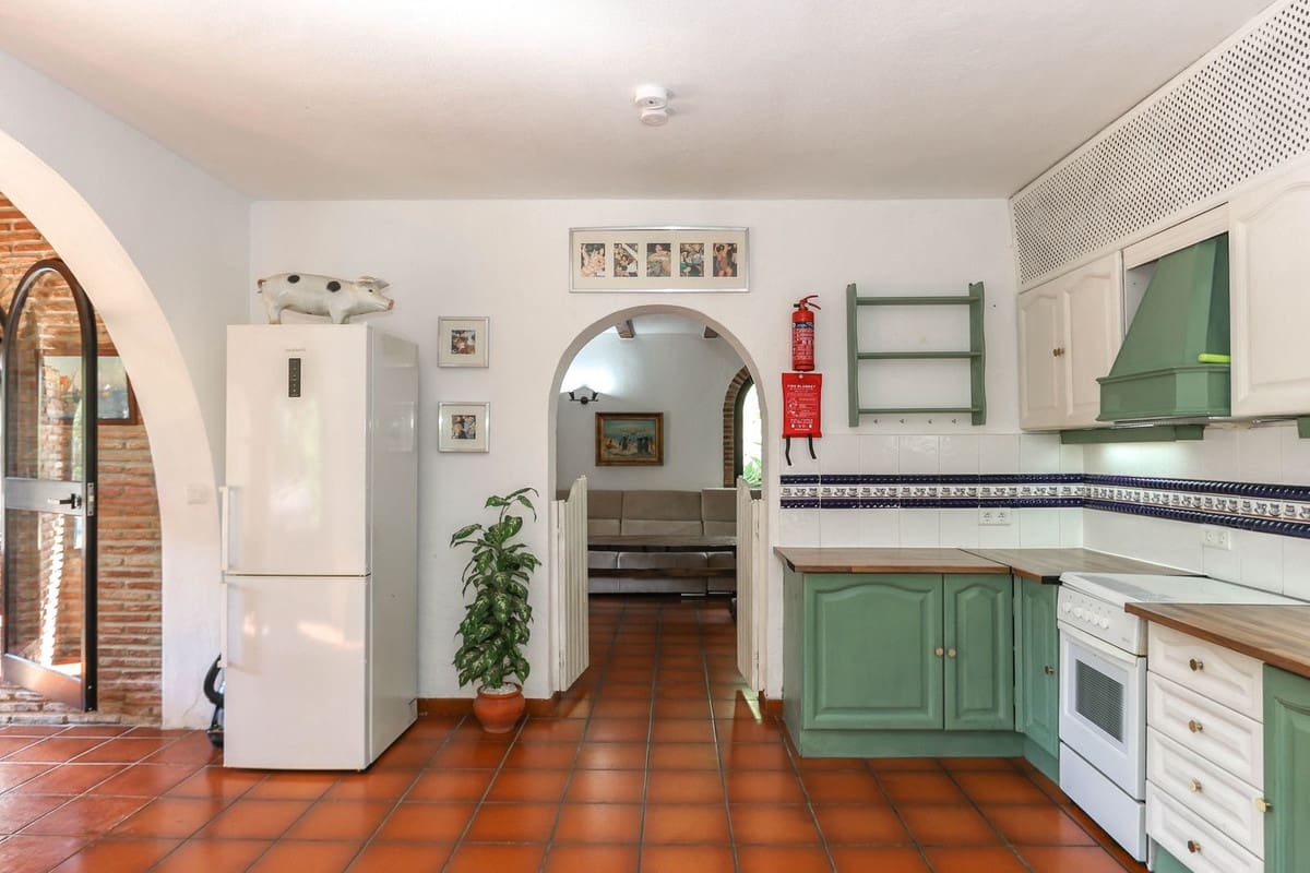 7 soveværelse Villa til salg i Coin med swimmingpool garage - € 699.000 (Ref: 8987816)