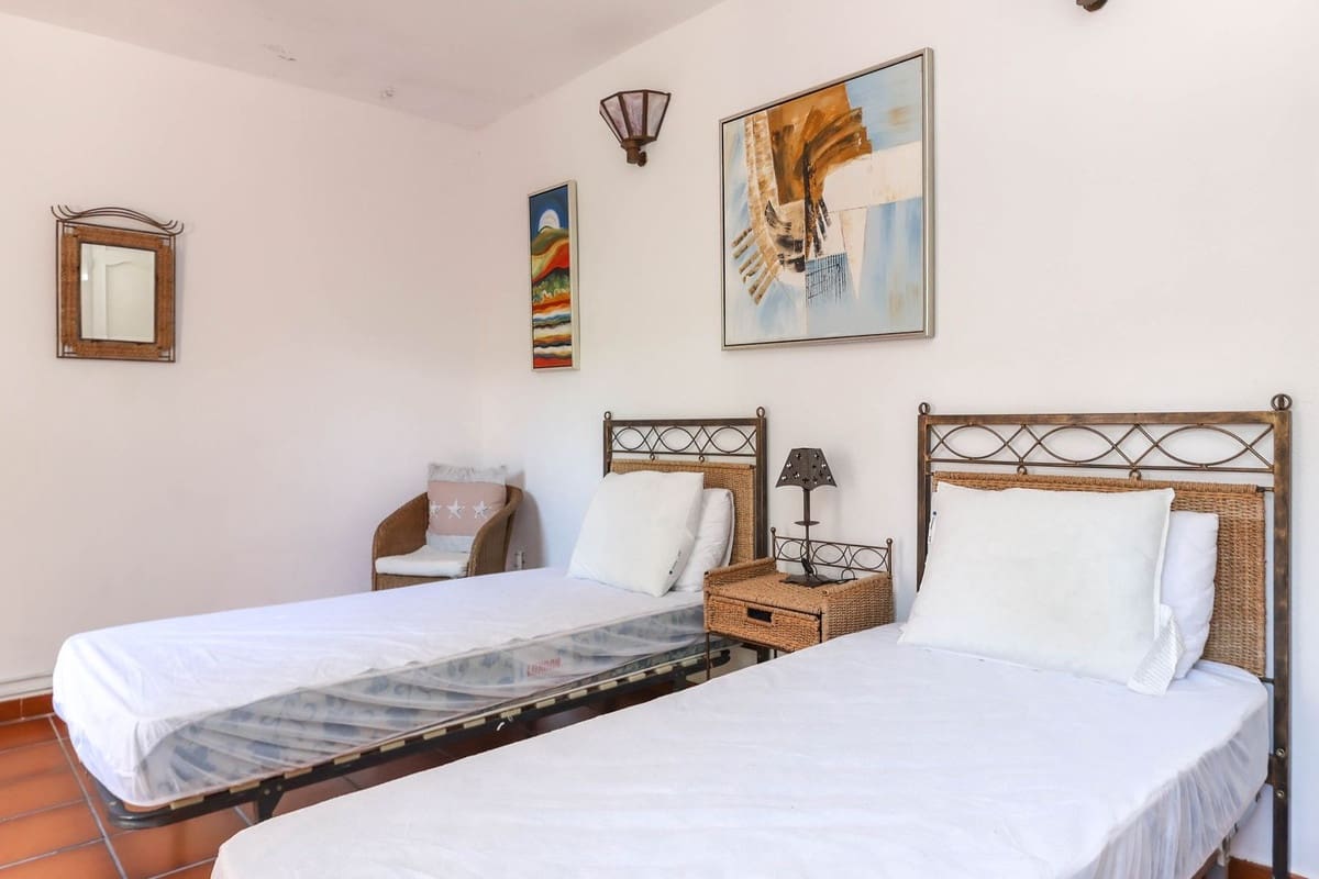 7 soveværelse Villa til salg i Coin med swimmingpool garage - € 699.000 (Ref: 8987816)