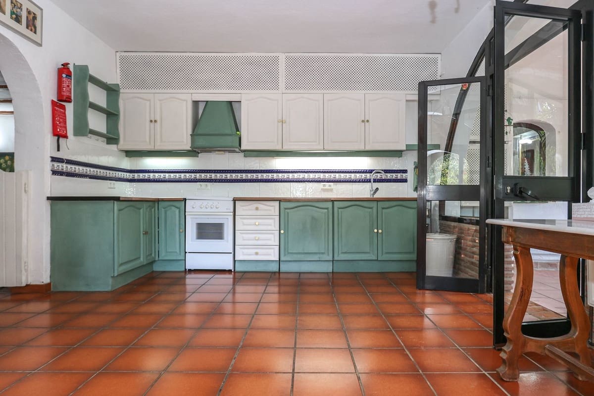 7 soveværelse Villa til salg i Coin med swimmingpool garage - € 699.000 (Ref: 8987816)