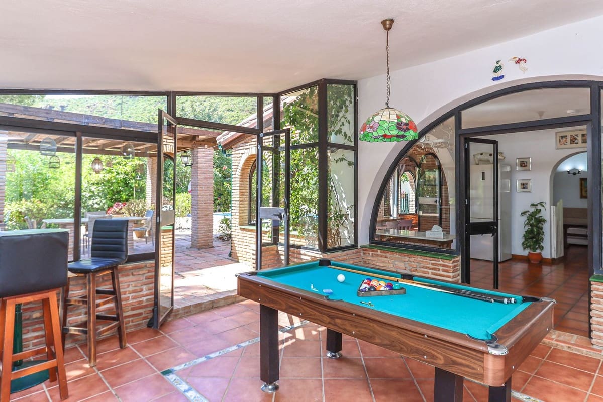 7 soveværelse Villa til salg i Coin med swimmingpool garage - € 699.000 (Ref: 8987816)