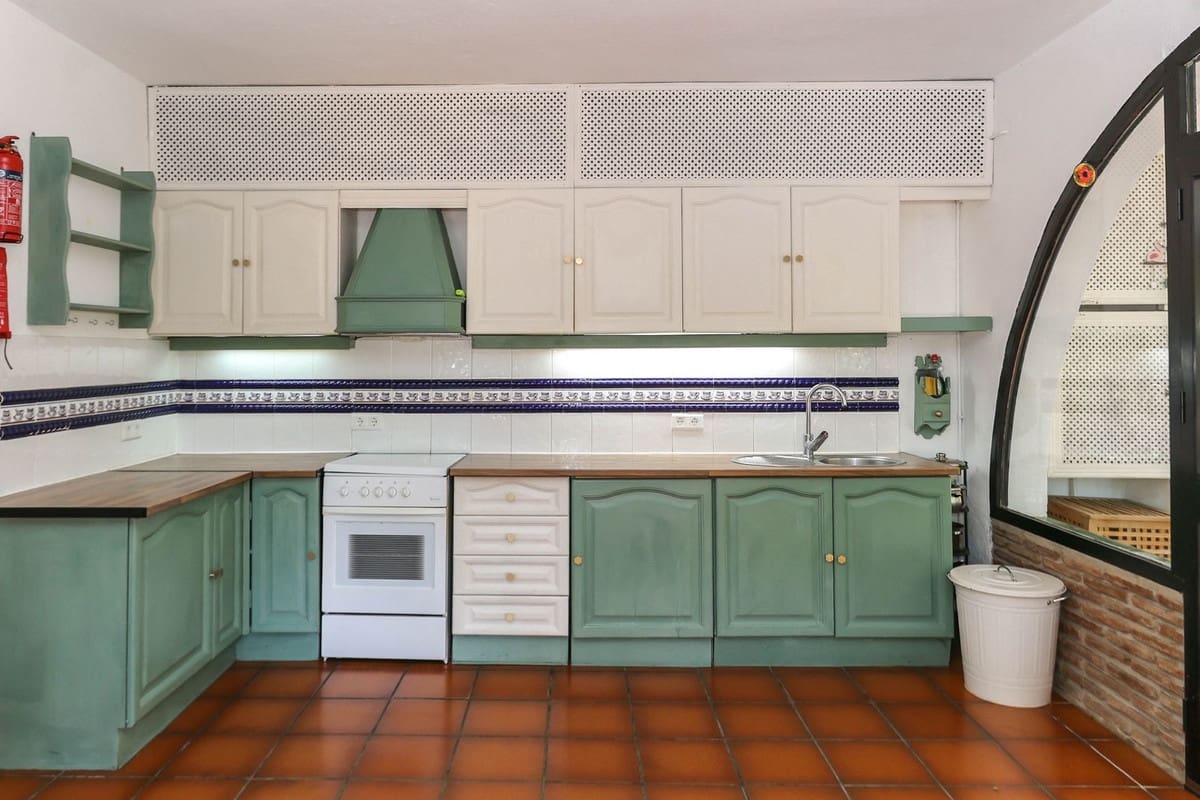 7 soveværelse Villa til salg i Coin med swimmingpool garage - € 699.000 (Ref: 8987816)