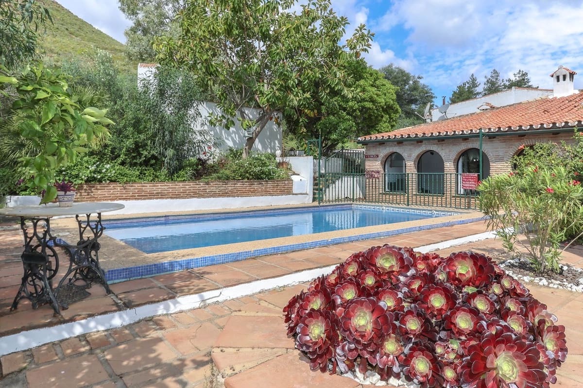 7 soveværelse Villa til salg i Coin med swimmingpool garage - € 699.000 (Ref: 8987816)