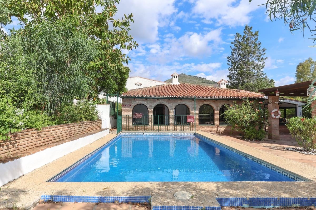 7 soveværelse Villa til salg i Coin med swimmingpool garage - € 699.000 (Ref: 8987816)