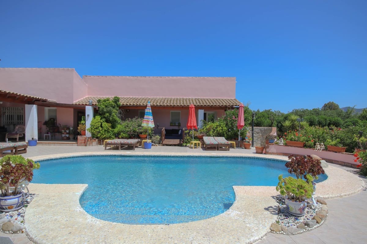 5 soveværelse Hotel til salg i Cartama med swimmingpool garage - € 495.000 (Ref: 9005837)