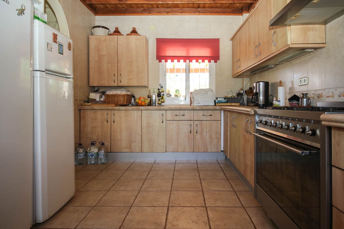 5 soveværelse Villa til salg i Cartama med swimmingpool garage - € 495.000 (Ref: 9005838)