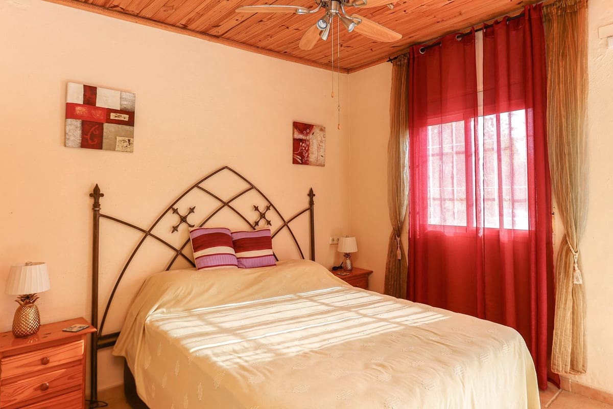 5 soveværelse Villa til salg i Cartama med swimmingpool garage - € 495.000 (Ref: 9005838)