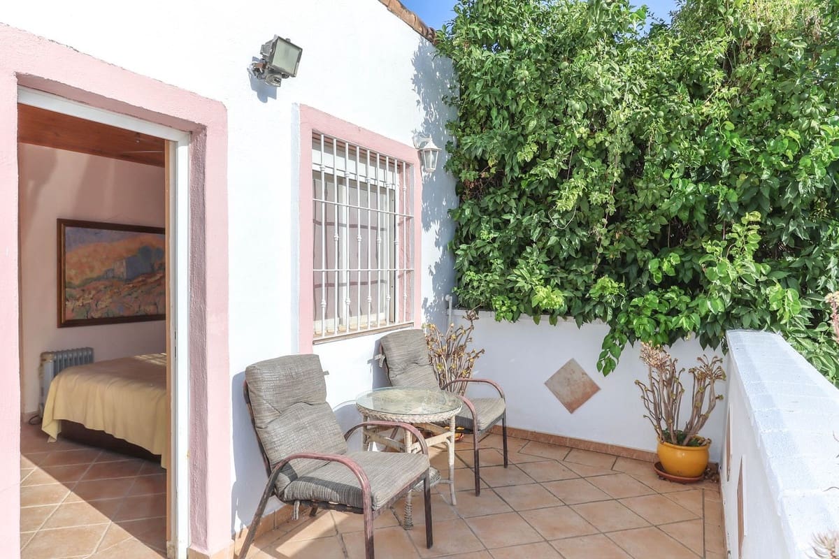 5 soveværelse Villa til salg i Cartama med swimmingpool garage - € 495.000 (Ref: 9005838)