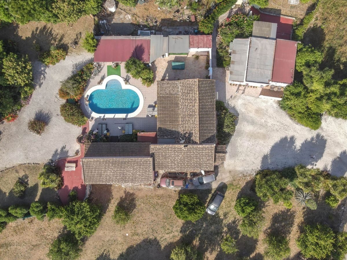 5 soveværelse Villa til salg i Cartama med swimmingpool garage - € 495.000 (Ref: 9005838)