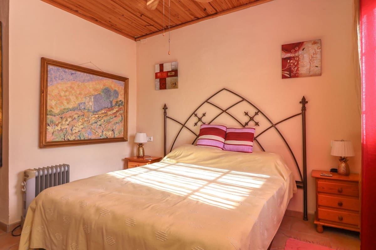 5 bedroom Villa for sale in Cartama with pool garage - € 495,000 (Ref: 9005838)