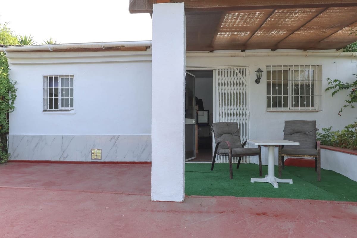 5 bedroom Villa for sale in Cartama with pool garage - € 495,000 (Ref: 9005838)