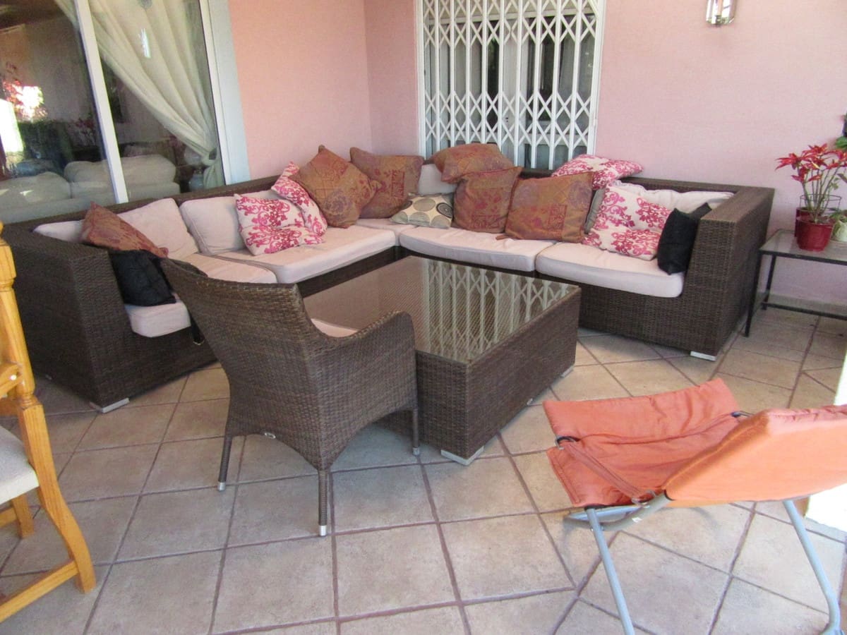 5 bedroom Villa for sale in Cartama with pool garage - € 495,000 (Ref: 9005838)