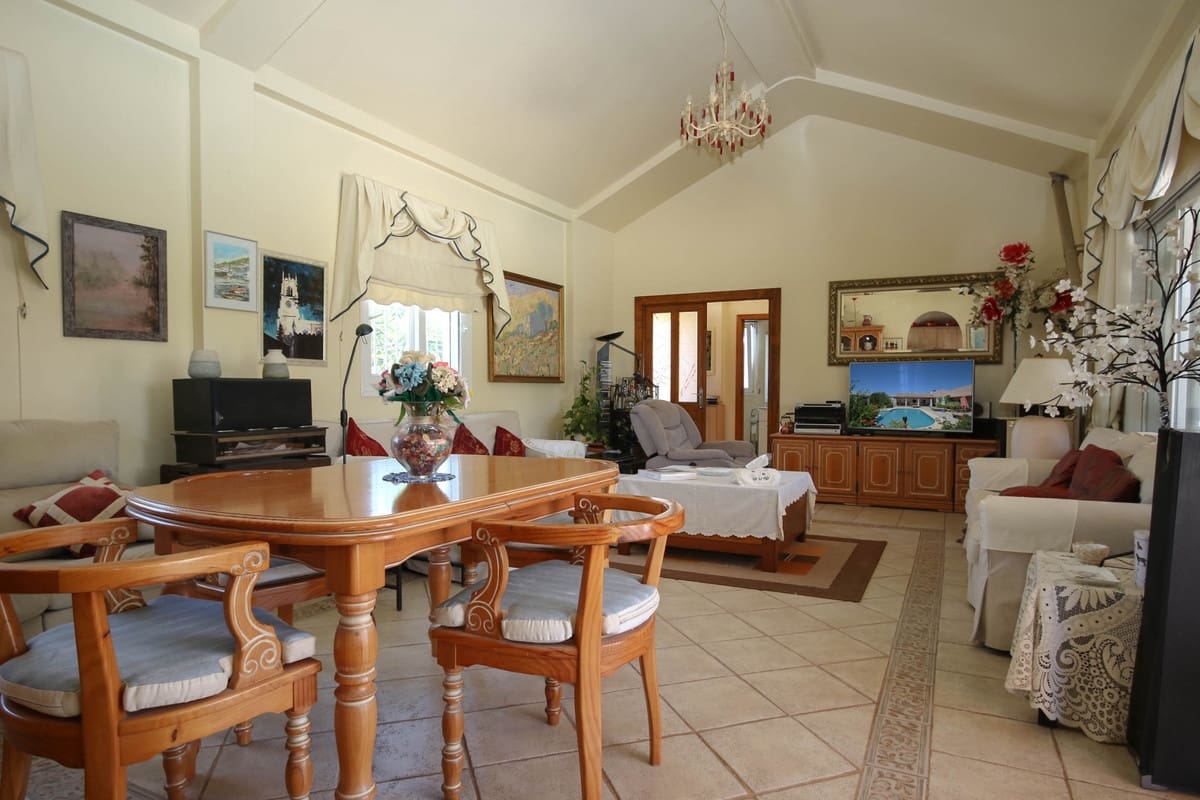 5 soveværelse Villa til salg i Cartama med swimmingpool garage - € 495.000 (Ref: 9005838)