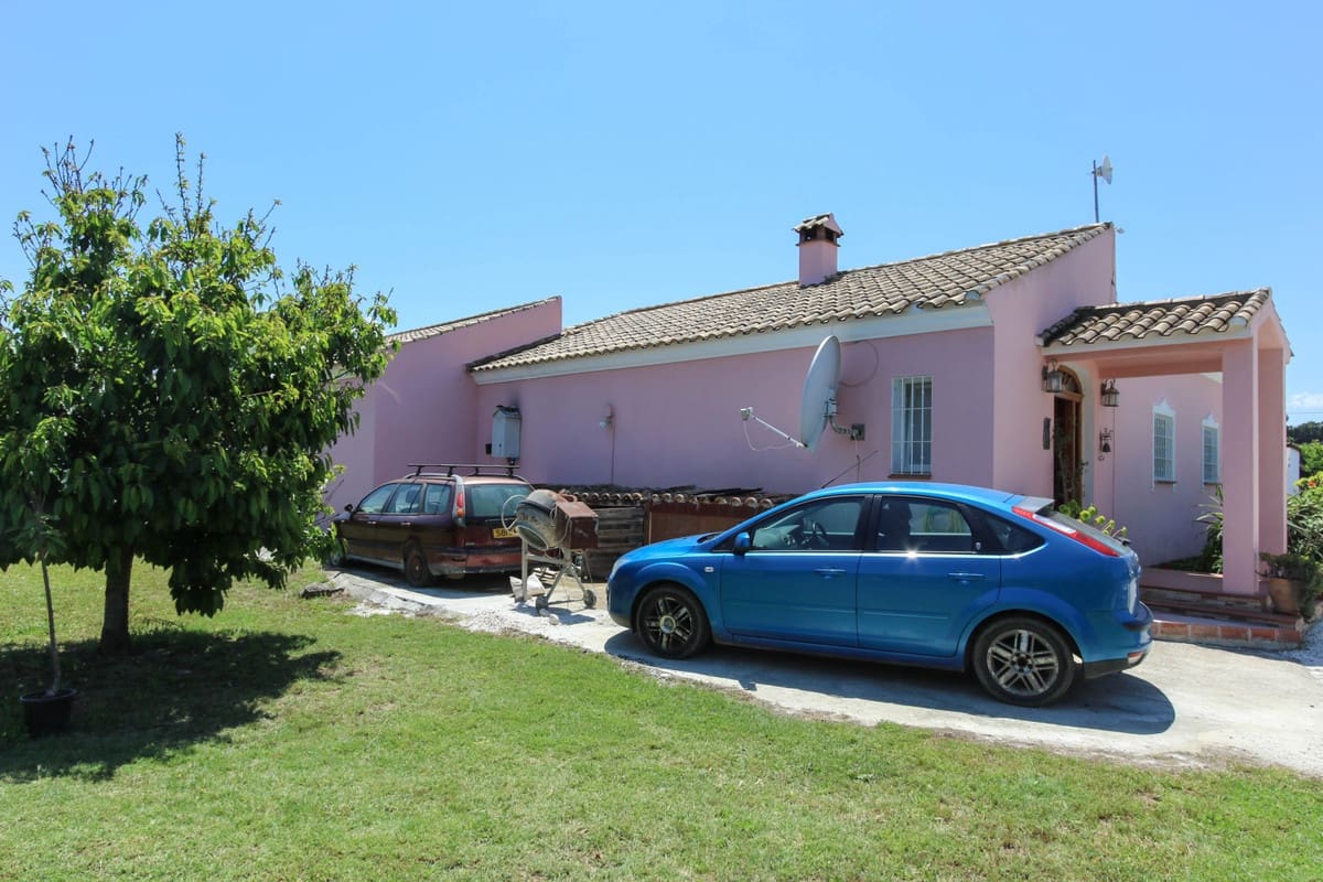 5 soveværelse Villa til salg i Cartama med swimmingpool garage - € 495.000 (Ref: 9005838)