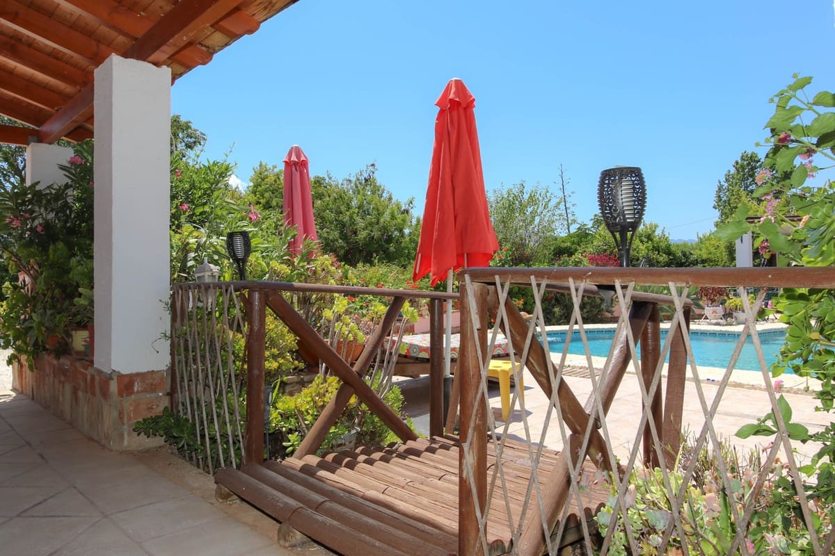 5 soveværelse Villa til salg i Cartama med swimmingpool garage - € 495.000 (Ref: 9005838)