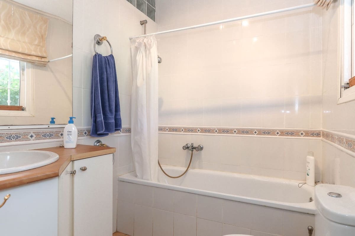 5 soveværelse Villa til salg i Cartama med swimmingpool garage - € 495.000 (Ref: 9005838)