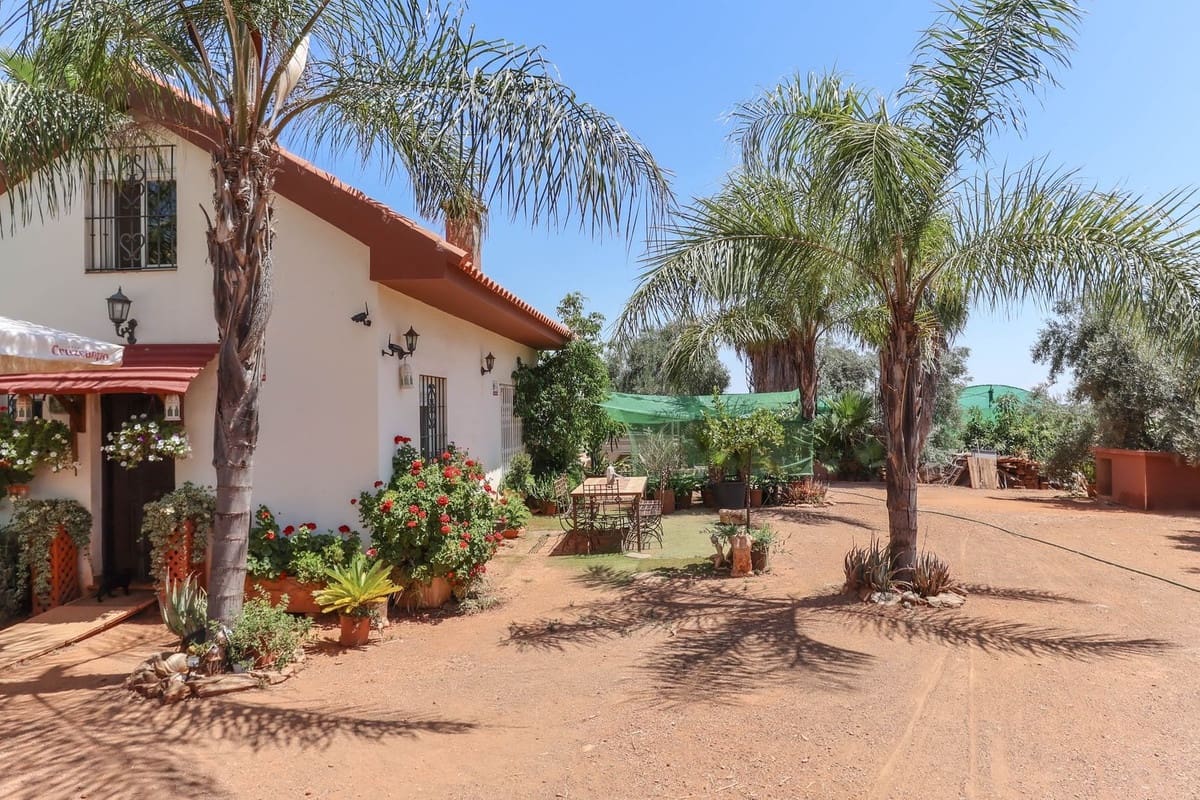 1 soveværelse Erhverv til salg i Monda med garage - € 545.000 (Ref: 9113383)