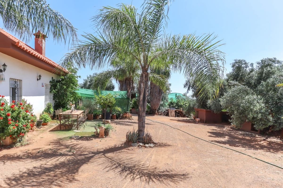 1 soveværelse Erhverv til salg i Monda med garage - € 545.000 (Ref: 9113383)