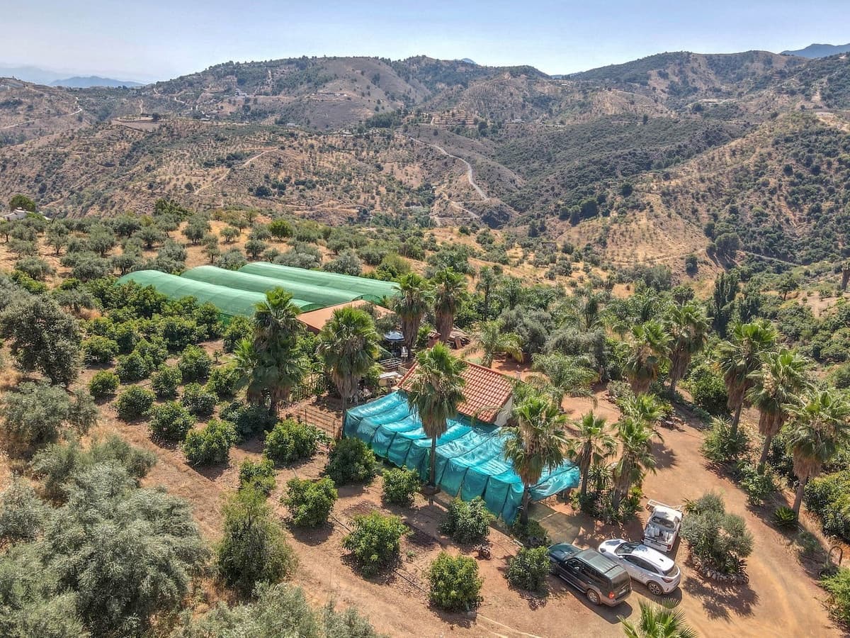 1 soveværelse Erhverv til salg i Monda med garage - € 545.000 (Ref: 9113383)