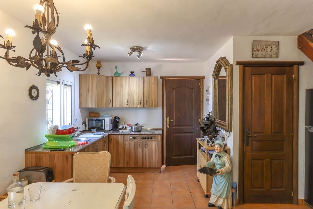 1 soverom Kommersiell til salgs i Monda med garasje - € 545 000 (Ref: 9113383)