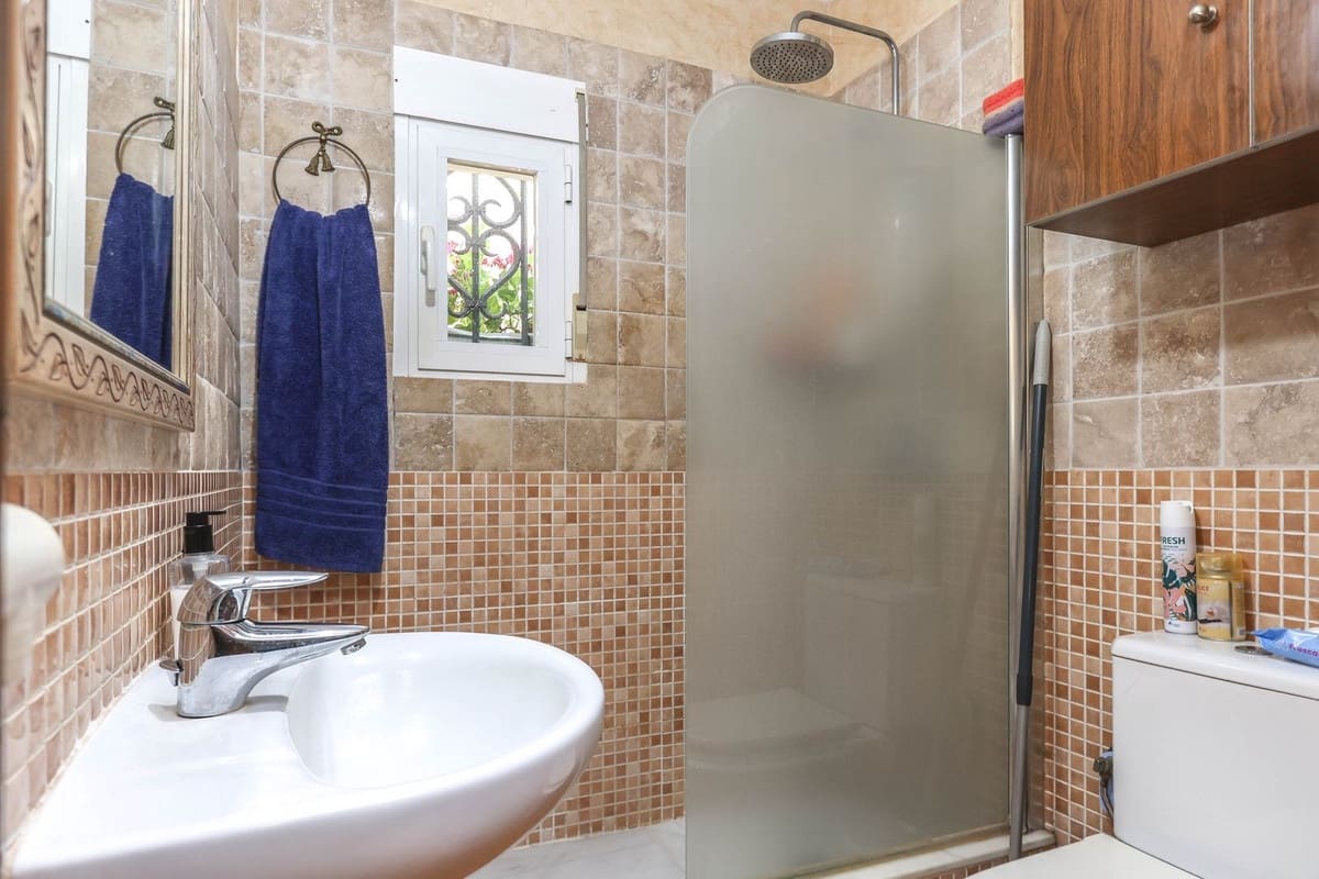 1 soverom Kommersiell til salgs i Monda med garasje - € 545 000 (Ref: 9113383)