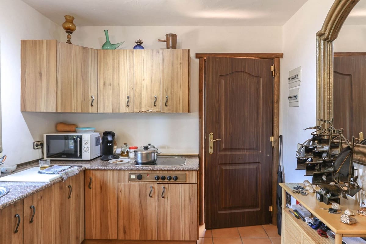 1 camera da letto Commerciale in vendita in Monda con garage - 545.000 € (Rif: 9113383)