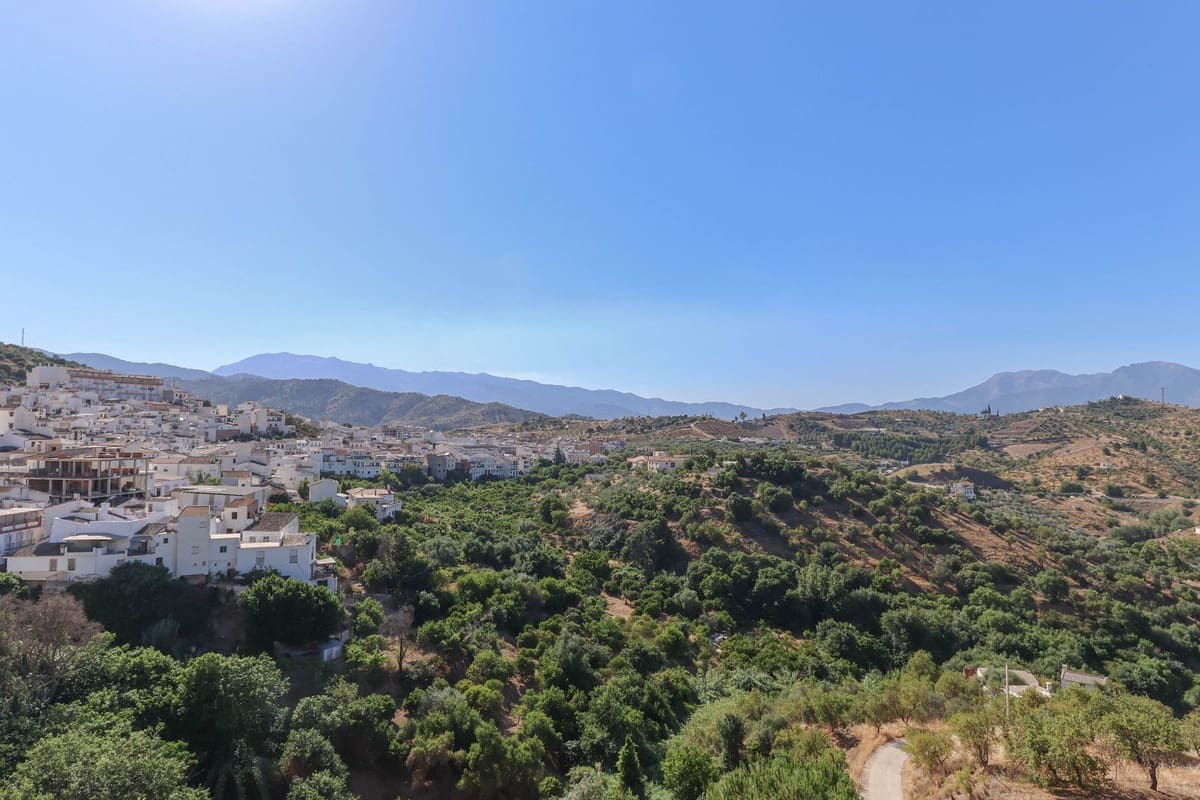 2 bedroom Townhouse for sale in Guaro with pool - € 199,000 (Ref: 9129152)