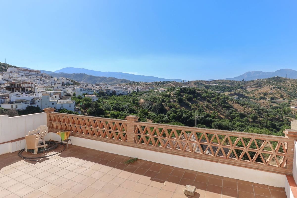 2 bedroom Townhouse for sale in Guaro with pool - € 199,000 (Ref: 9129152)
