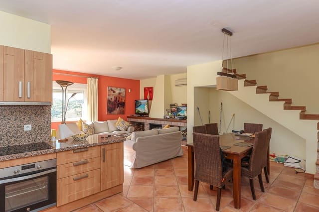 2 makuuhuone Omakotitalo myytävänä paikassa Guaro mukana uima-altaan - 199 000 € (Ref: 9129152)