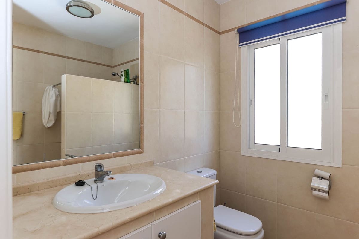 2 bedroom Townhouse for sale in Guaro with pool - € 199,000 (Ref: 9129152)