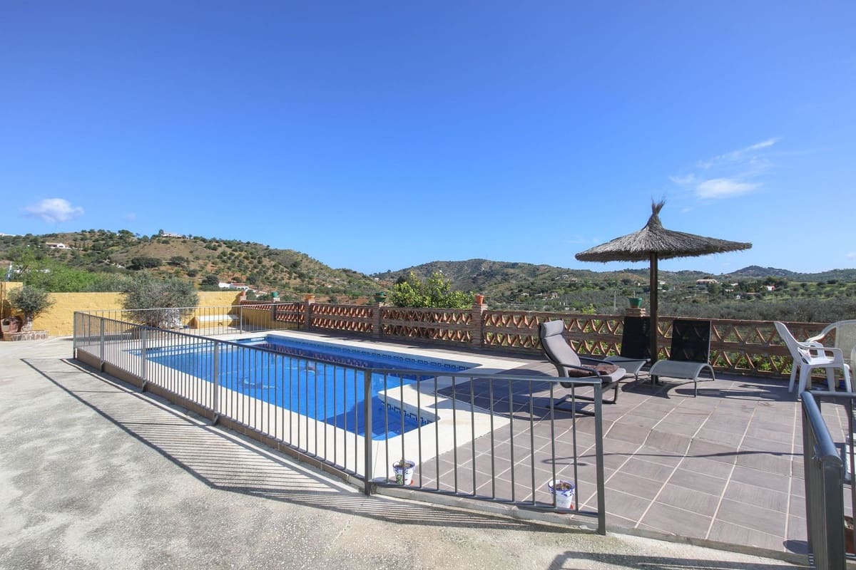 3 Zimmer Villa zu verkaufen in Monda - 510.000 € (Ref: 9185917)