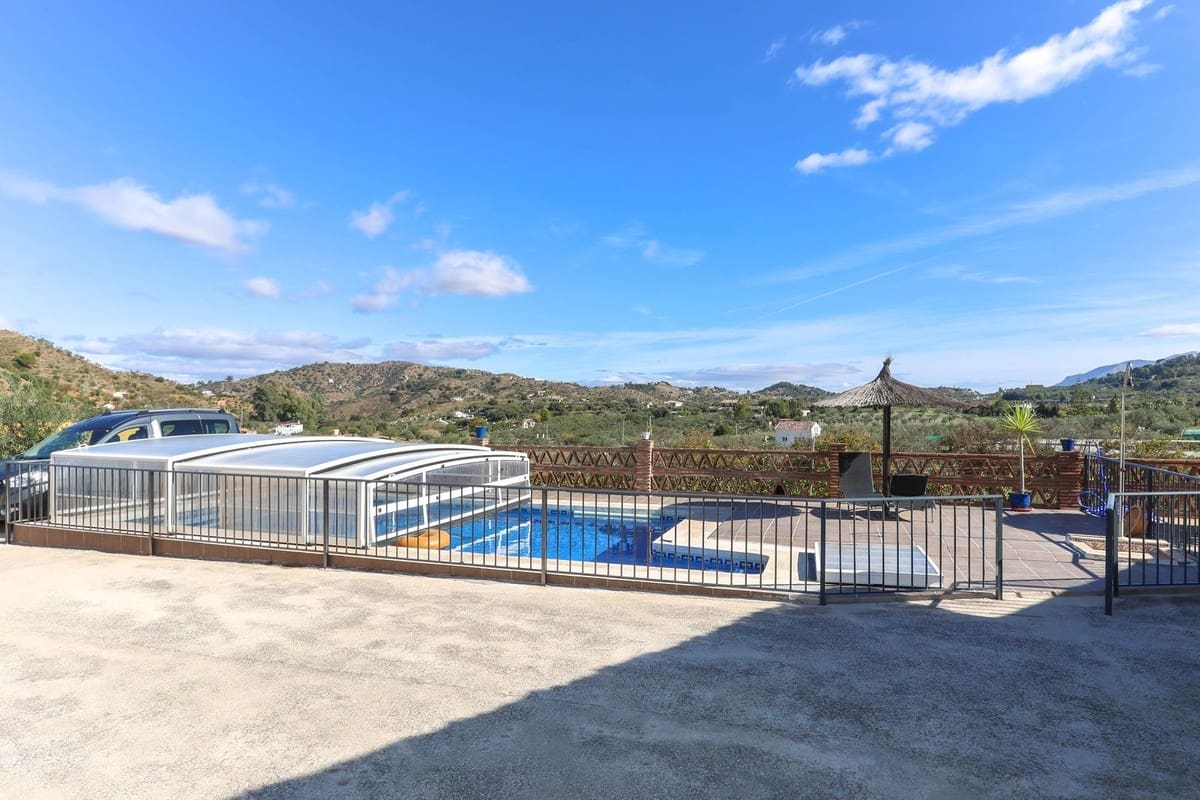 3 Zimmer Villa zu verkaufen in Monda - 510.000 € (Ref: 9185917)