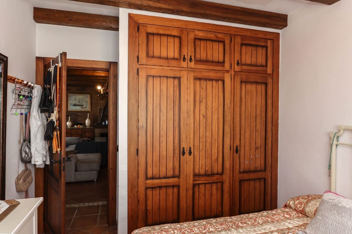 3 slaapkamer Villa te koop in Monda - € 510.000 (Ref: 9185917)