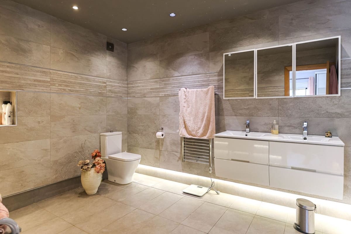 5 sovrum Kommersiell till salu i Alhaurin el Grande med pool garage - 850 000 € (Ref: 9207383)