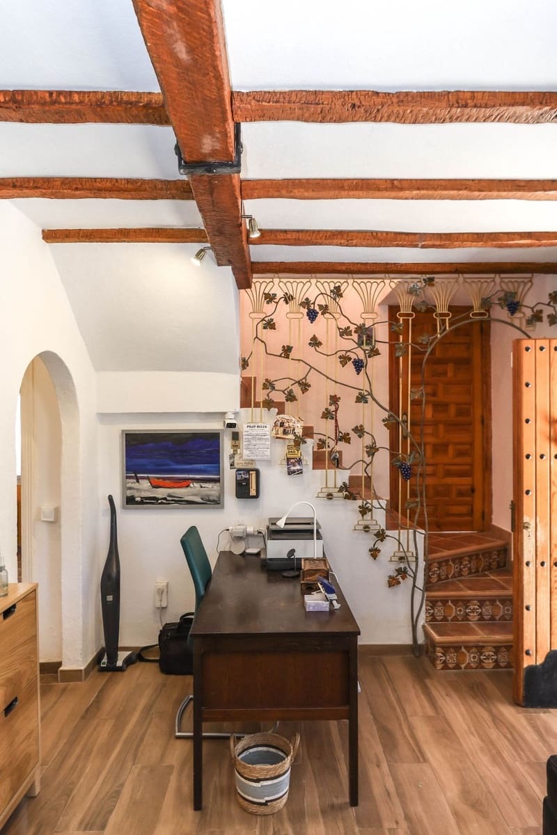 6 sypialnia Willa na sprzedaż w Alhaurin el Grande z basenem garażem - 680 000 € (Ref: 9218979)