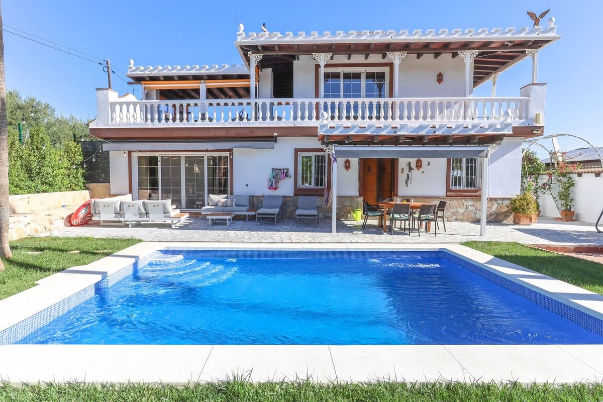 6 sypialnia Willa na sprzedaż w Alhaurin el Grande z basenem garażem - 680 000 € (Ref: 9218979)