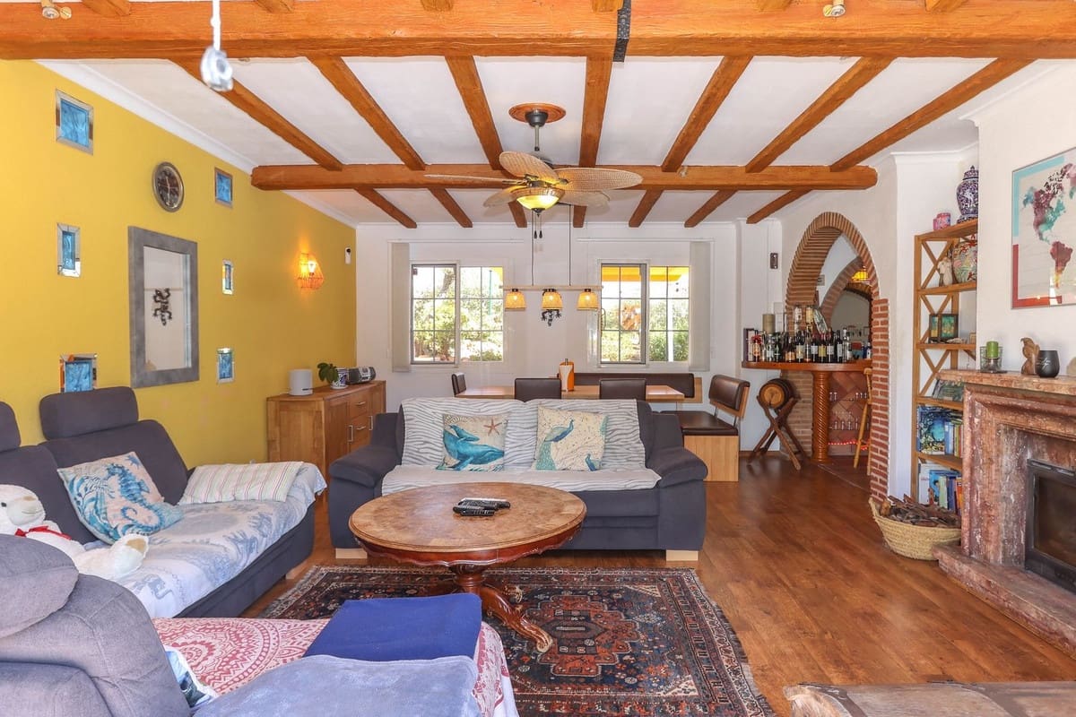 6 sypialnia Willa na sprzedaż w Alhaurin el Grande z basenem garażem - 680 000 € (Ref: 9218979)