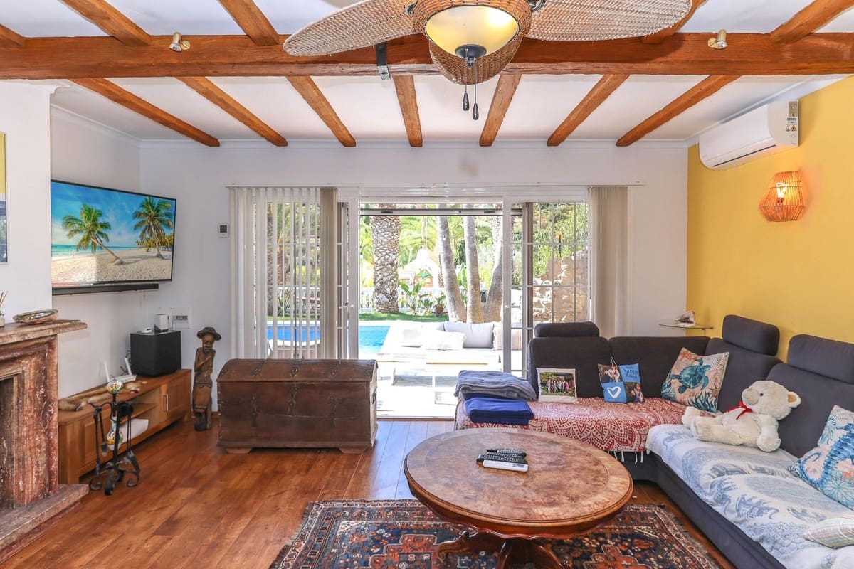 6 sypialnia Willa na sprzedaż w Alhaurin el Grande z basenem garażem - 680 000 € (Ref: 9218979)